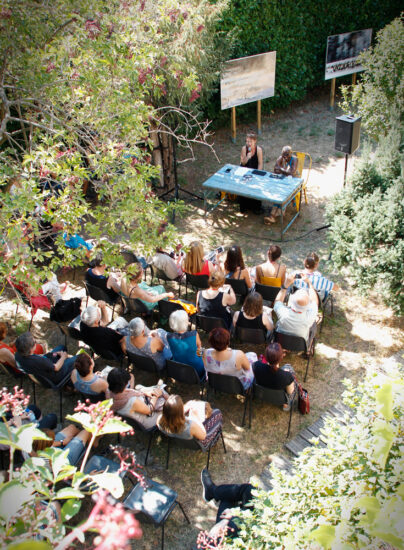 Salon de musique des Suds à Arles dans le jardin de la Villa J